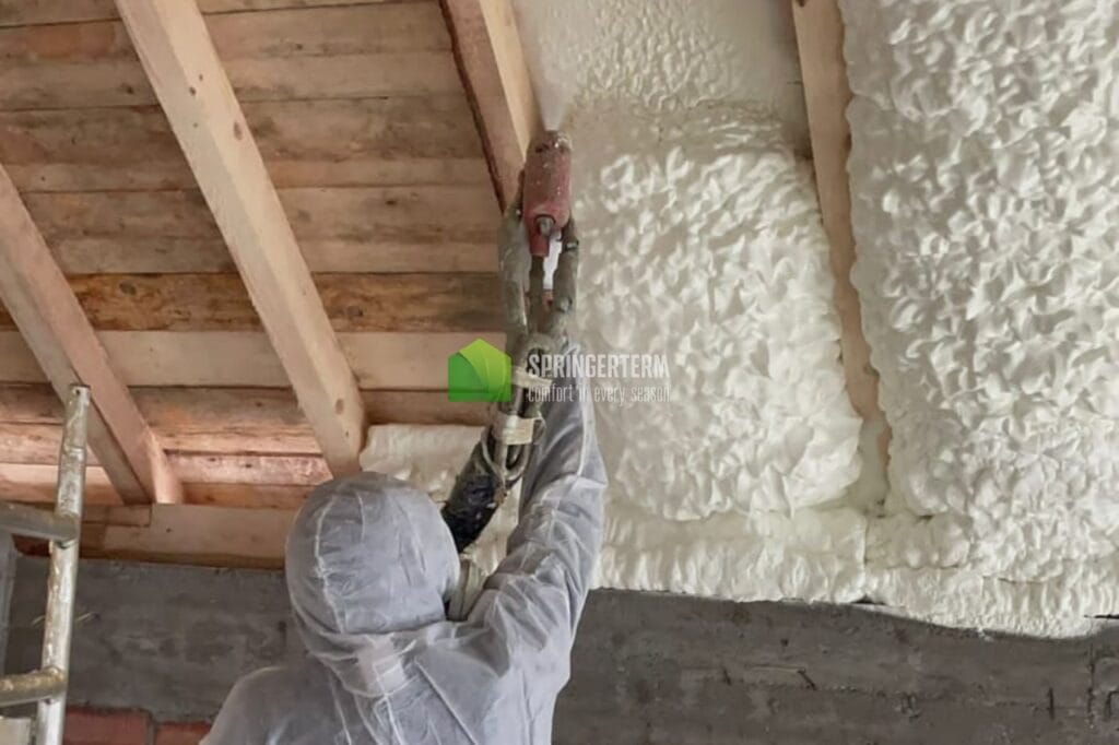 Spuma poliuretanică cu celulă deschisă de la Huntsman Building Solutions: Eficiență și confort în izolare